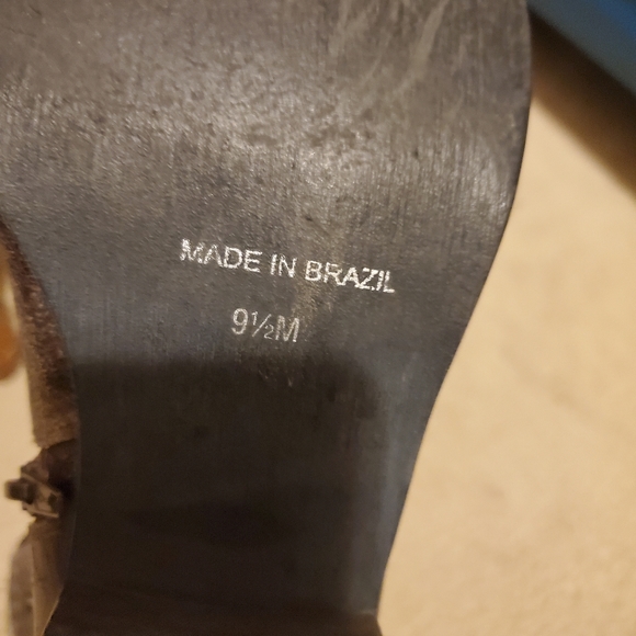 Distressed boots - Picture 4 of 4